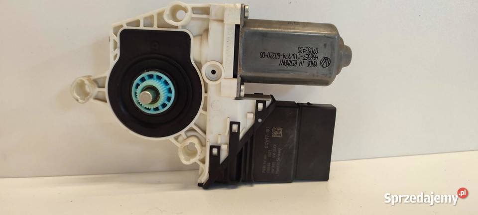 VW TIGUAN 5N0 SILNICZEK SZYBY PRAWY TYŁ