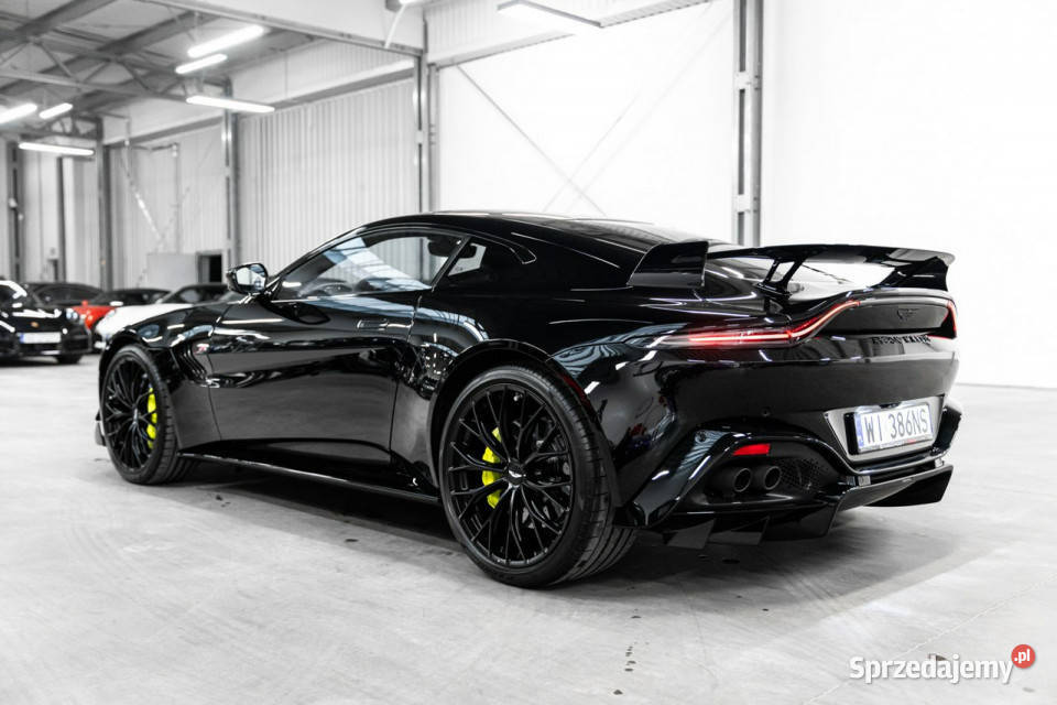 Aston Martin Vantage F1 Edition V8 Coupe 40 535 czarny Węgrzce sprzedam