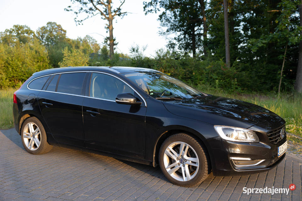 Volvo V60 I 24 AWD Hybrid 2014 r 283 kurtyny powietrzne Kartuzy