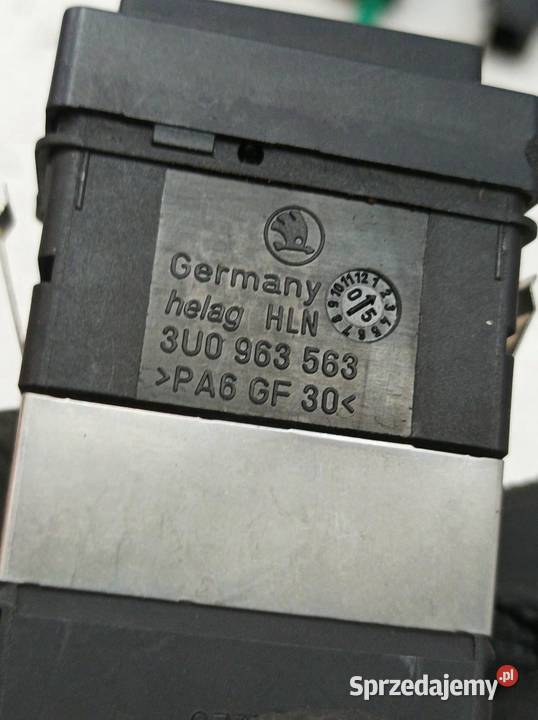 PRZEŁĄCZNIK KOMPLET POGRZEWANIA FOTELI 3U0963563 Panele sterowania, przełączniki