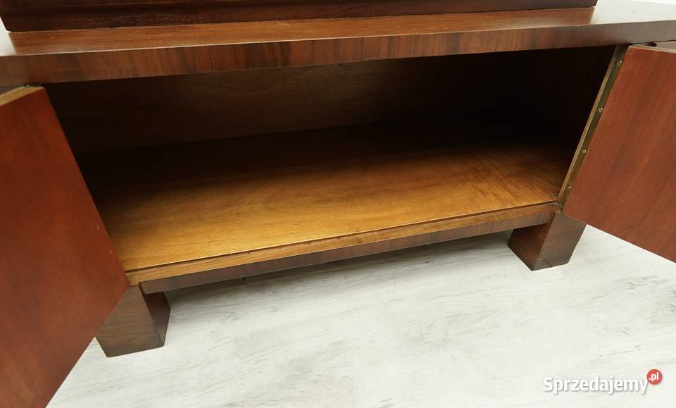 Zabytkowa witryna z lat 30tych w stylu art deco