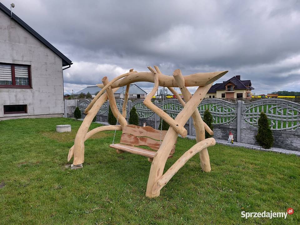 Huśtawka z naturalnych krzywych bali Ławka Meble śląskie