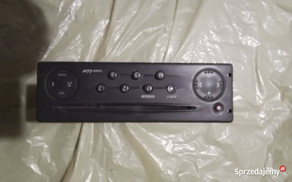 Radio CD Renault 8200002607 z kodem Tuszyn sprzedam
