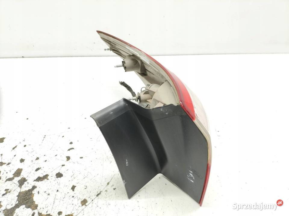 LAMPA TYŁ PRAWA KOMBI Ford Focus Mk3 20102019