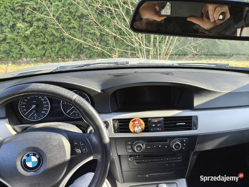 Bmw 320d 2011 sedan automat Rok produkcji 2011