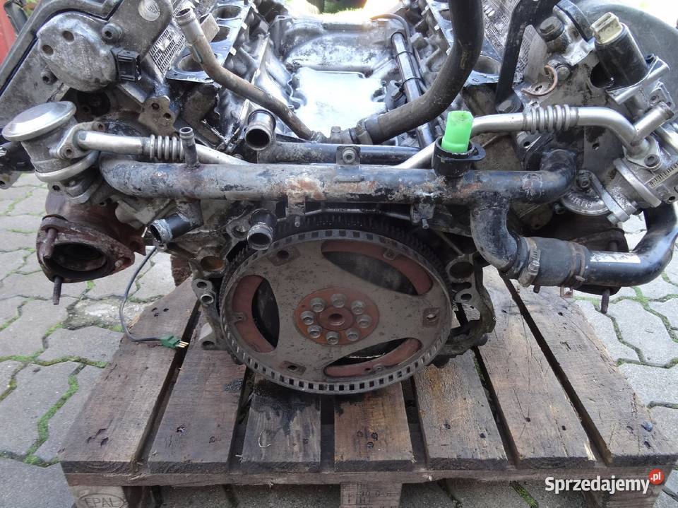 AUDI A8 D2 SILNIK 37 AQG BLOK GLOWICE 9902 260 Przemęt