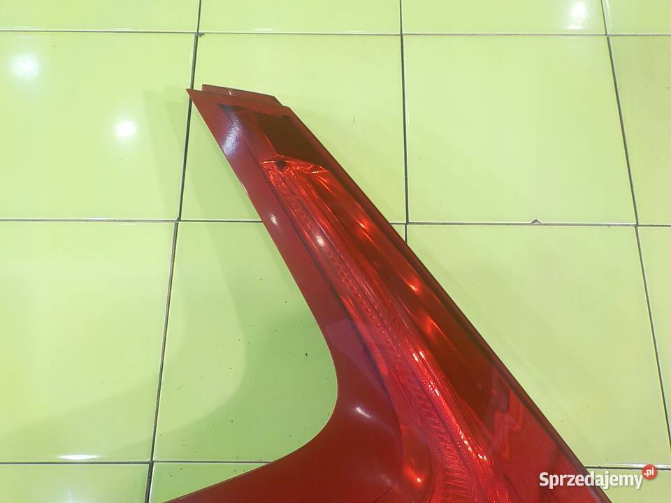 VOLVO V40 II 16D2 14r HB 5D lampa lewa tyl sprzedam