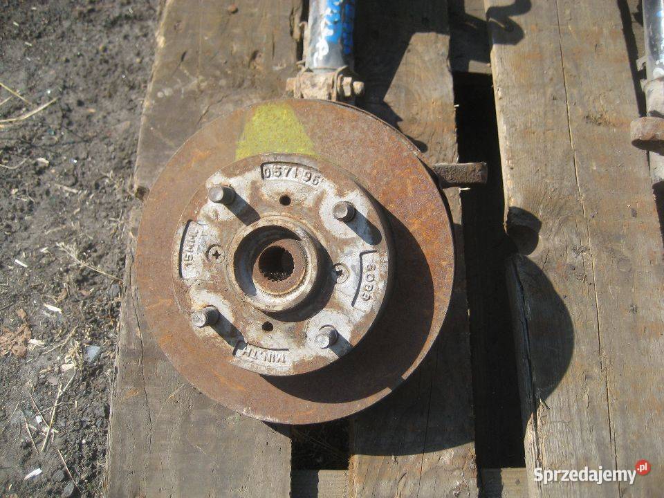 subaru justy 9094r 13 benzyna 4x4 zwrotnica Rakoniewice