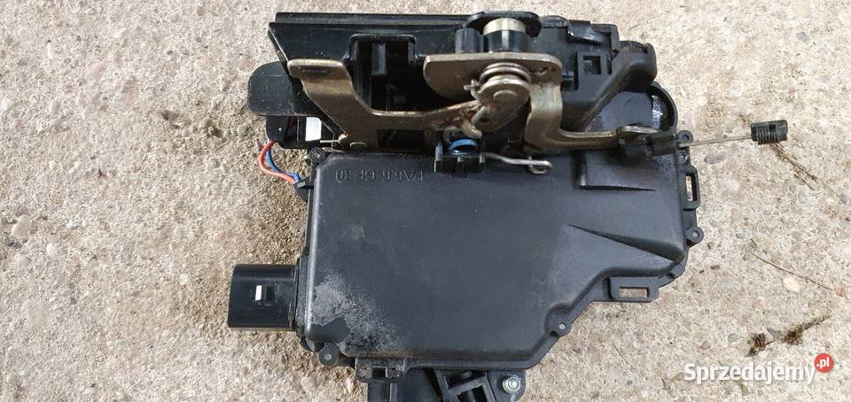 Golf 4 zamek drzwi tył i przód prawa strona Rok produkcji 2000 Słupsk