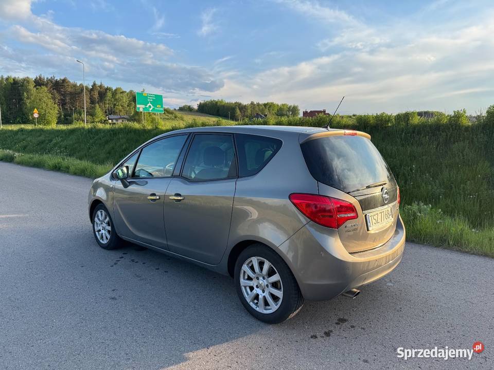 Sprzedam samochód osobowy opel Meriva B
