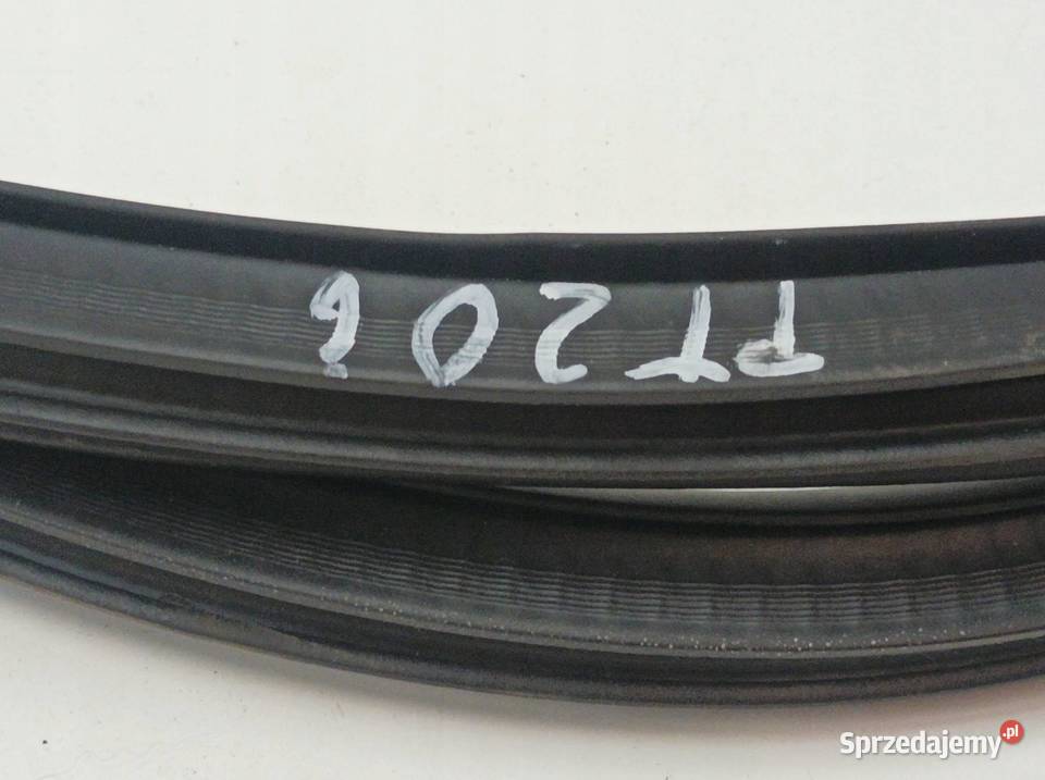 USZCZELKA DRZWI LEWY PRAWY TYŁ BAGAŻNIKA WNĘKI Rok produkcji 2016 świętokrzyskie