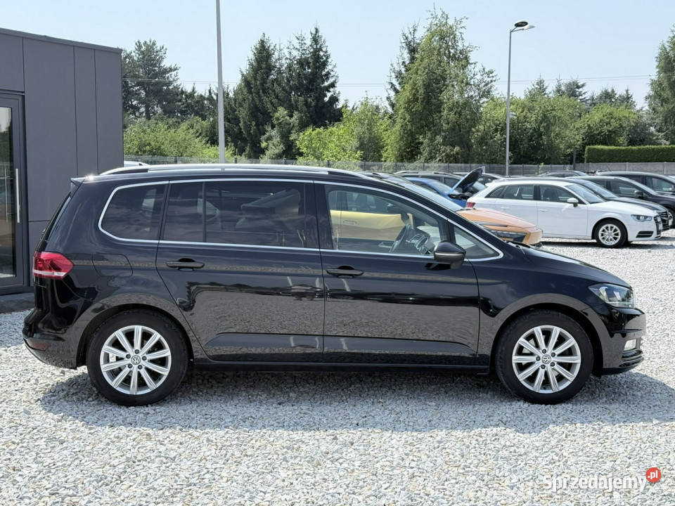 Volkswagen Touran 16TDI 110 2016r Highline ACC immobilizer Touran Wrocław