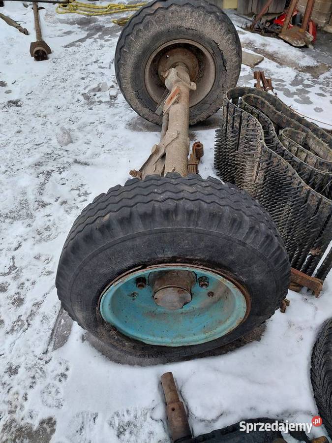 Oś skrętna z kołami