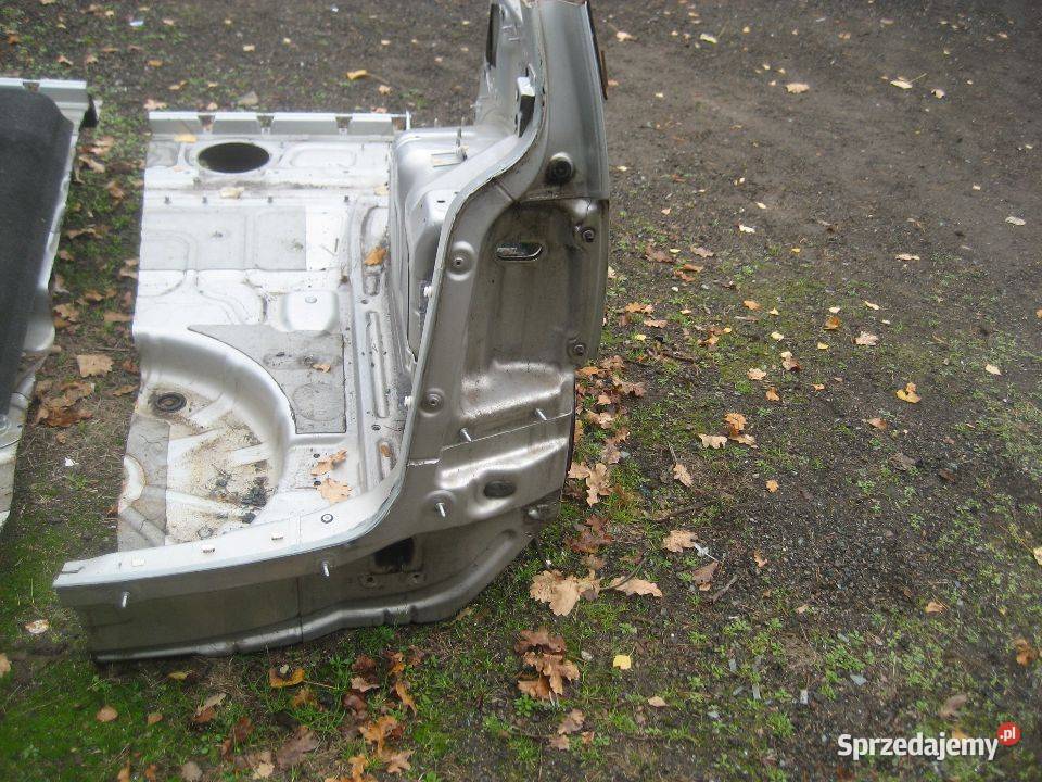 vw touran 0309r błotnik tył prawy kod lakieru Motoryzacja wielkopolskie Rakoniewice