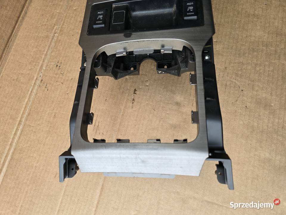 Subaru Outback IV BR podłokietnik panel ramka osobowe Legnica sprzedam