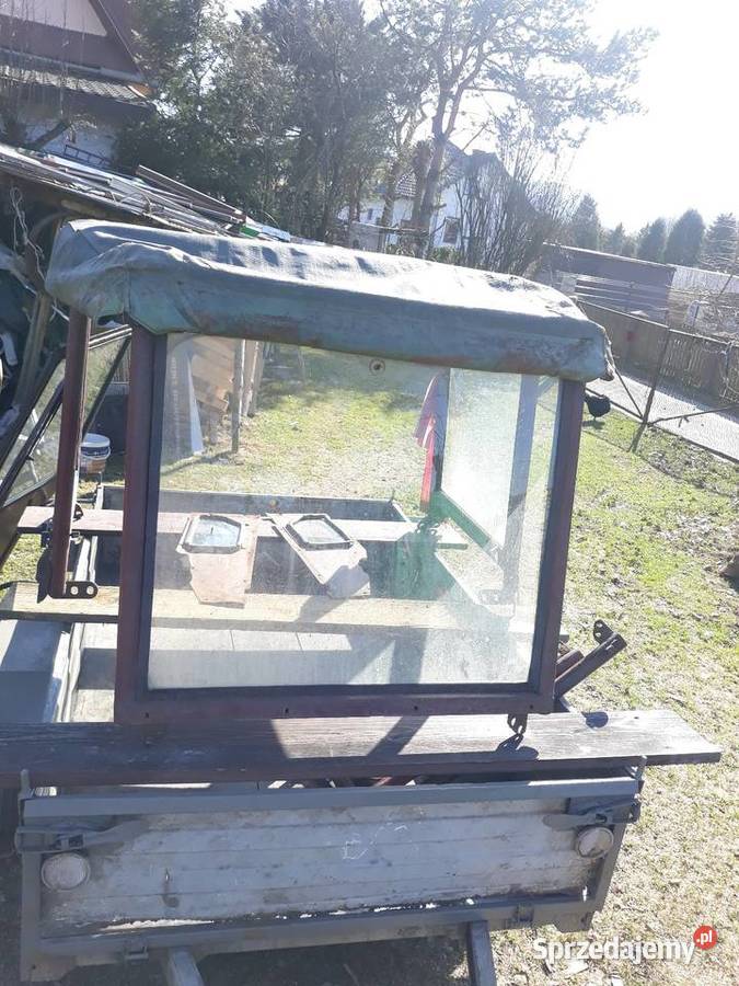 Kabina rurkowa c 330 Konina