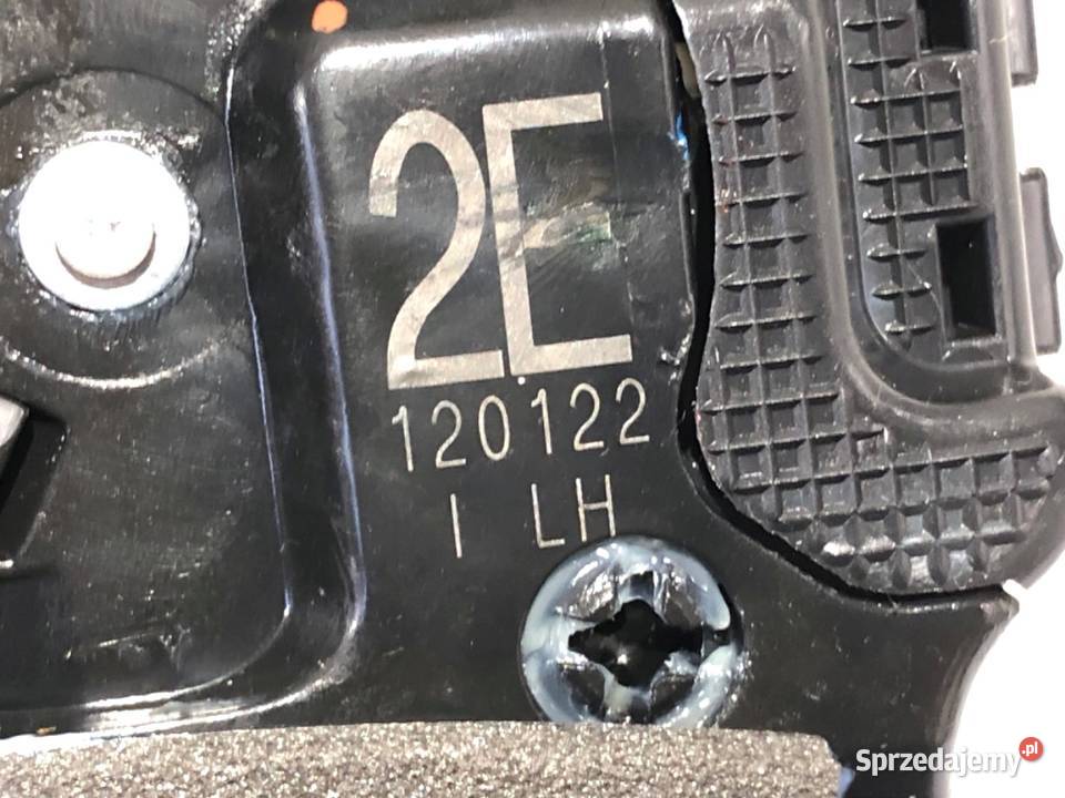 ZAMEK DRZWI LEWY TYŁ TOYOTA COROLLA E21
