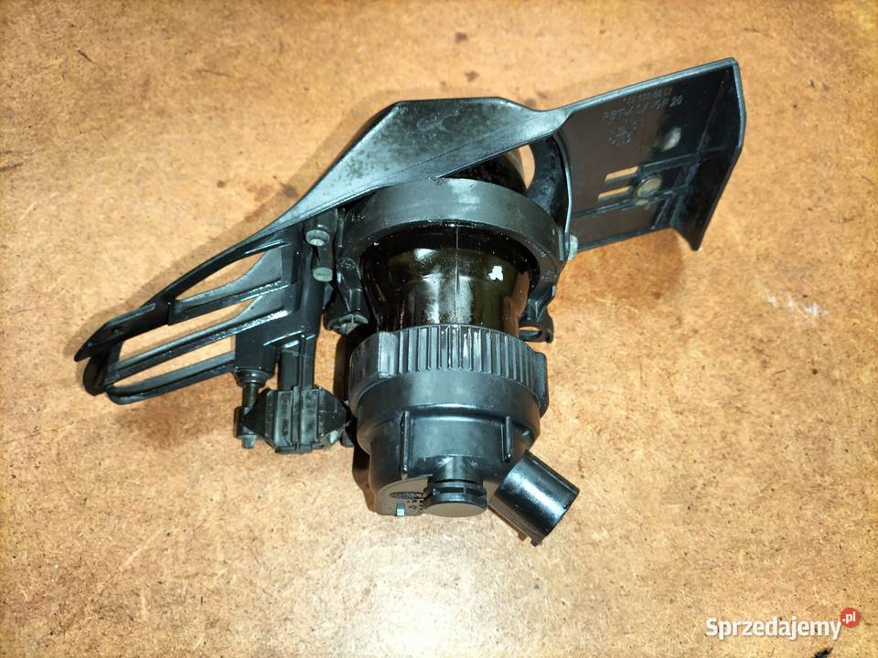 Lampa przeciwmgłowa lewy przód BMW E65 E66 Poręba
