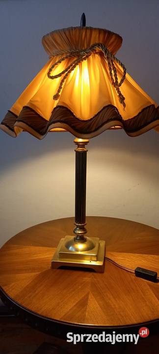 Romantyczna mosiężna lampa z abażurem