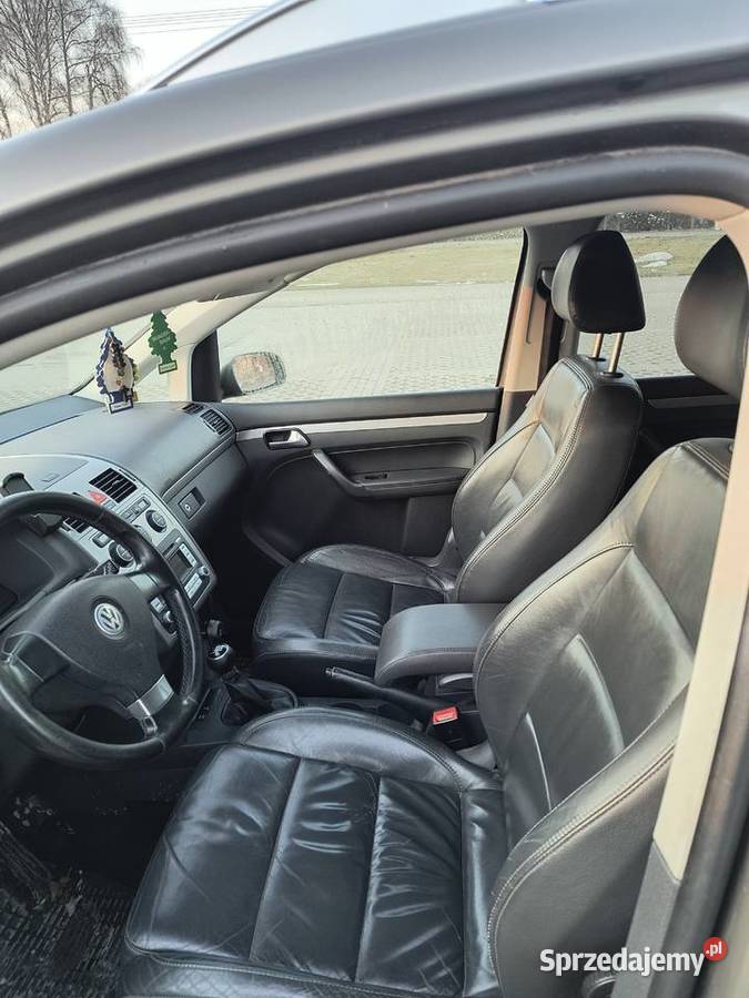 Volkswagen Touran 19 105 Rok produkcji 2007 Łubcze