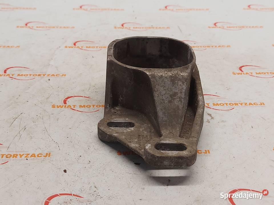 AUDI A4 B7 20 TDI 07r łapa silnika 8E0199335N Kielce