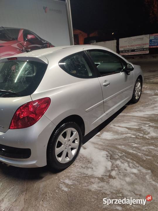 Sprzedam Peugeot 207 16 benzyna niski przebieg Wieluń
