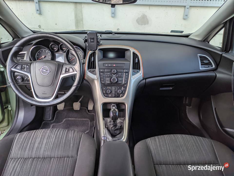 Opel Astra J 2011 benzyna 14 100 184000 nieuszkodzony Astra dolnośląskie