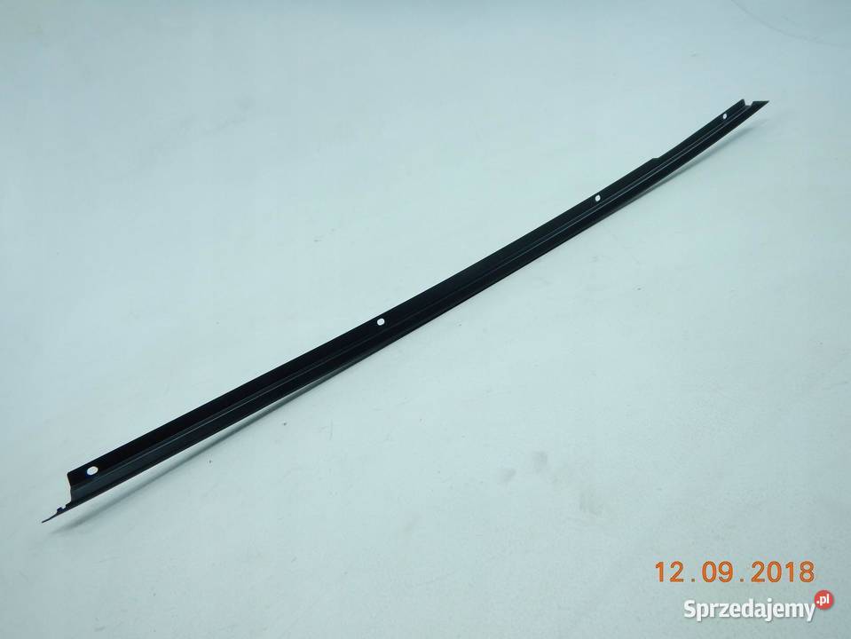 LISTWA TYLNEJ SZYBY SAAB 9000 8589R LEWA
