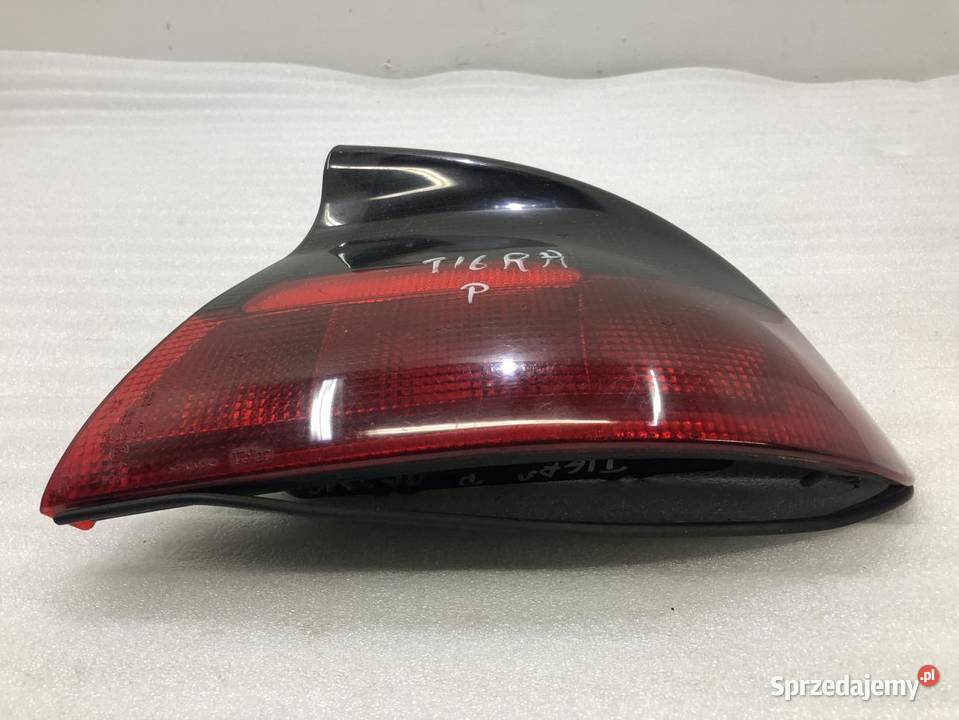 LAMPA PRAWY TYŁ TYLNA OPEL TIGRA 90482001