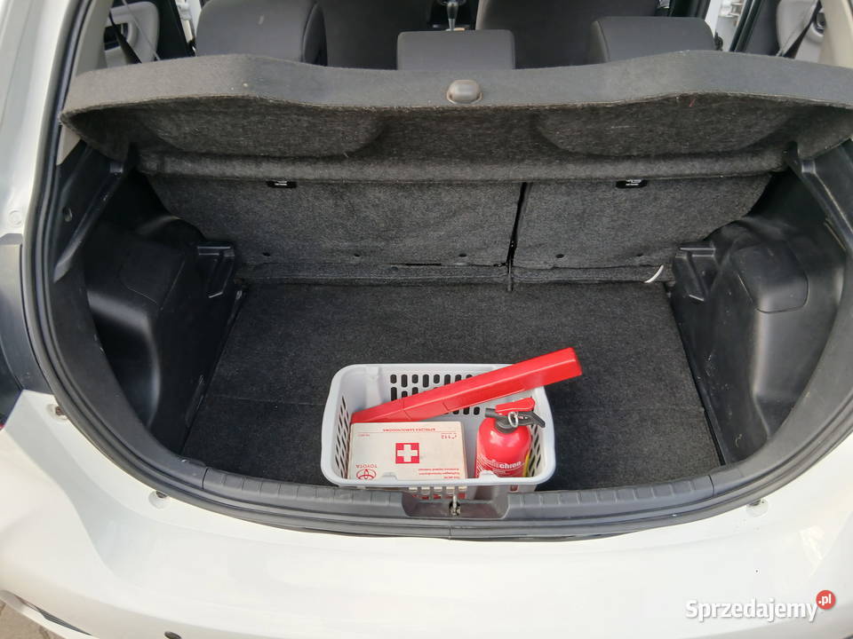 Toyota Yaris Hybrid 15 2017 Automat Ekonomiczna 1500cm3 Warszawa sprzedam