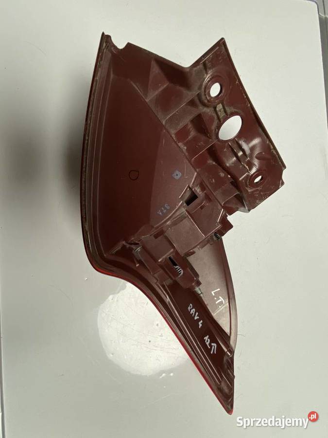 Toyota Rav4 2012 lampa tylna tył lewa Europa Lewe Kozubszczyzna