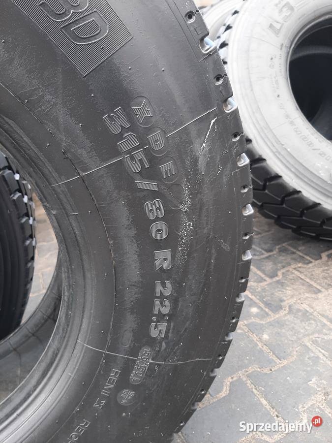 Opona używana ciężarowa 31580R225 MICHELIN 700 Zaścianki