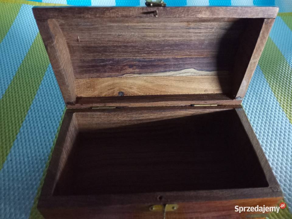 Szkatułkę sprzedam Zegarki i Biżuteria Borówno