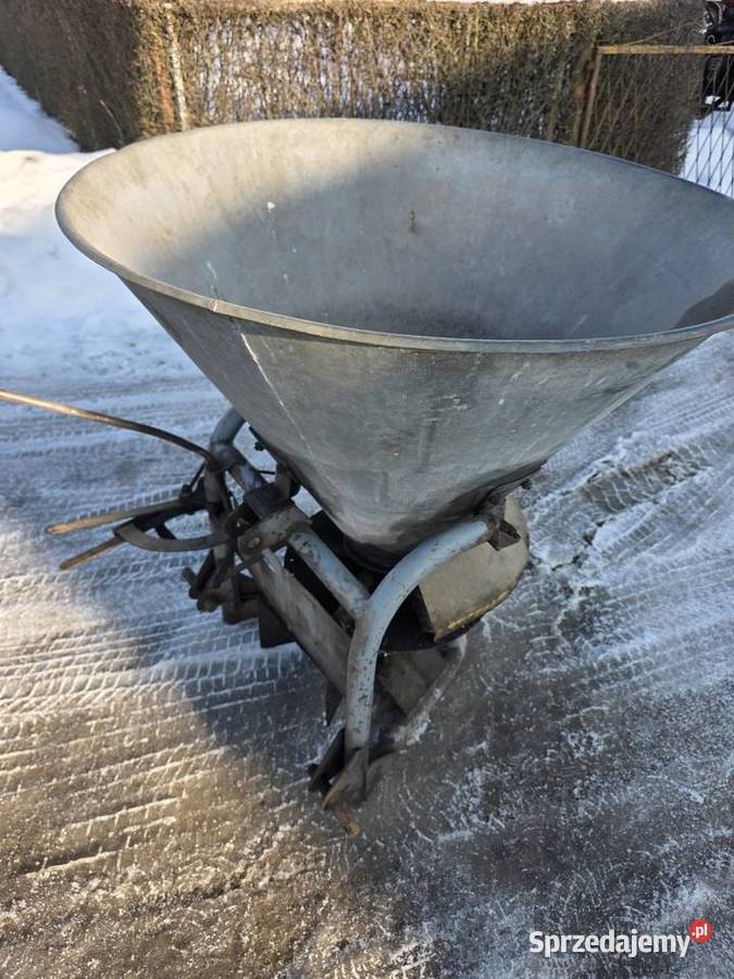 Rozsiewacz lejek do nawozu Rozsiewacze nawozów Sandomierz