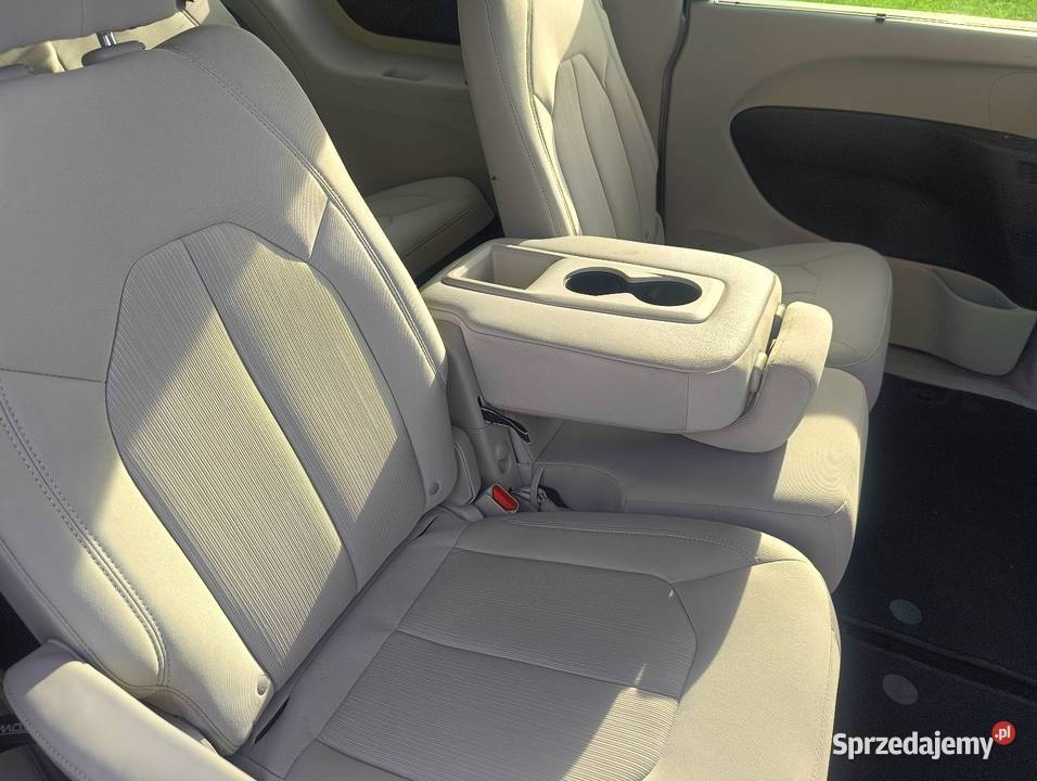 Chrysler Pacifica 36 V6 8 Osób Zarejestrowana klimatyzacja Gostyń