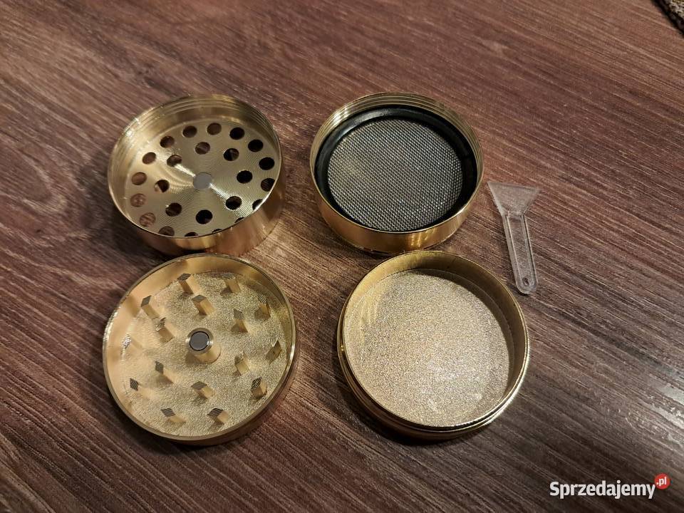 nowy ręczny młynek do tytoniu mam ich 4 jest 1 Sandomierz