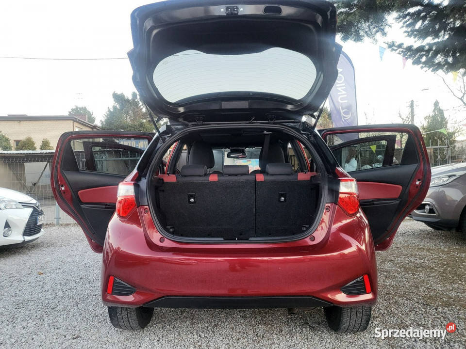 Toyota Yaris 15 Hybrid 100 Full Wersja 100 Pabianice