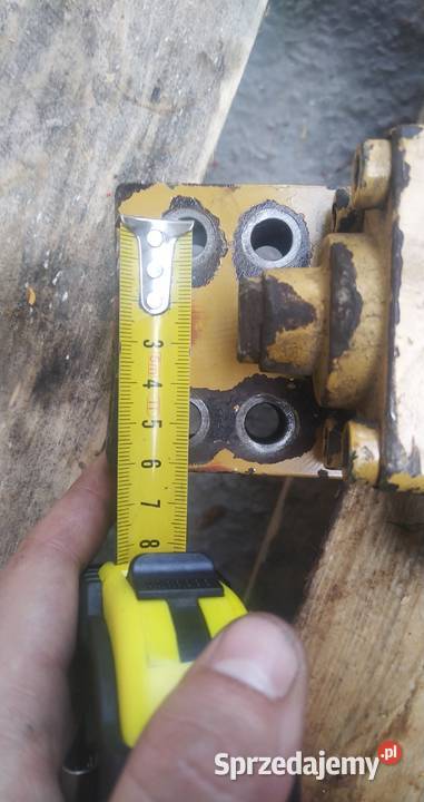 4 WYJŚCIA KOSTKA ZAWÓR ZAMEK HYDRAULICZNY CAT Części do maszyn budowlanych świętokrzyskie