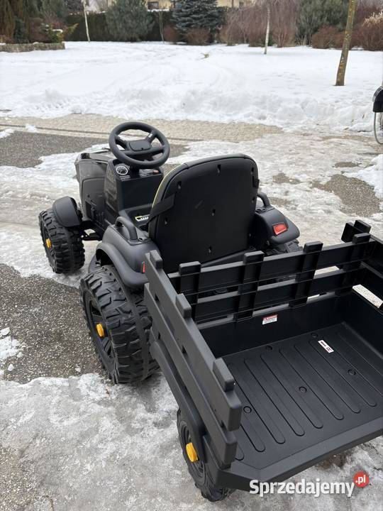 Traktor Na Akumulator Titanium Z Przyczepą Nowy Grabownica