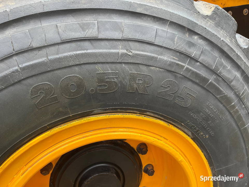 Ladowarka kolowa JCB