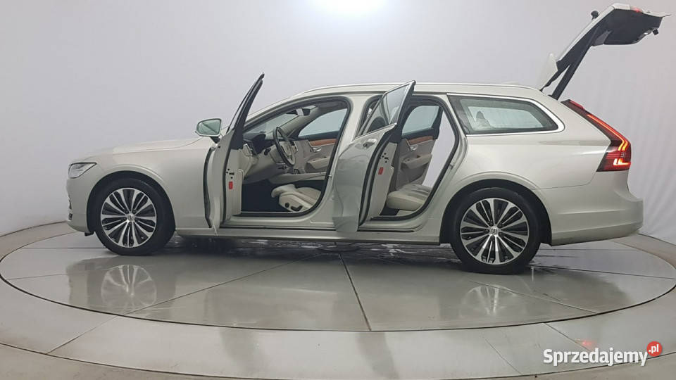 Volvo V90 B5 D AWD Momentum Pro Z polskiego światła do jazdy dziennej Warszawa
