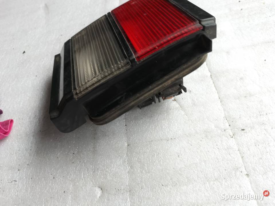 Lampa Prawa Tył VW Passat B3 Kamień-Kolonia