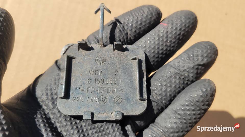 BMW E39 ZAŚLEPKA HAKA ZDERZAK PRZÓD 81593531 127 Pozostałe