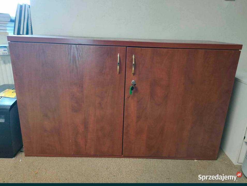 Biurowe meble wiśniowe sprzedam