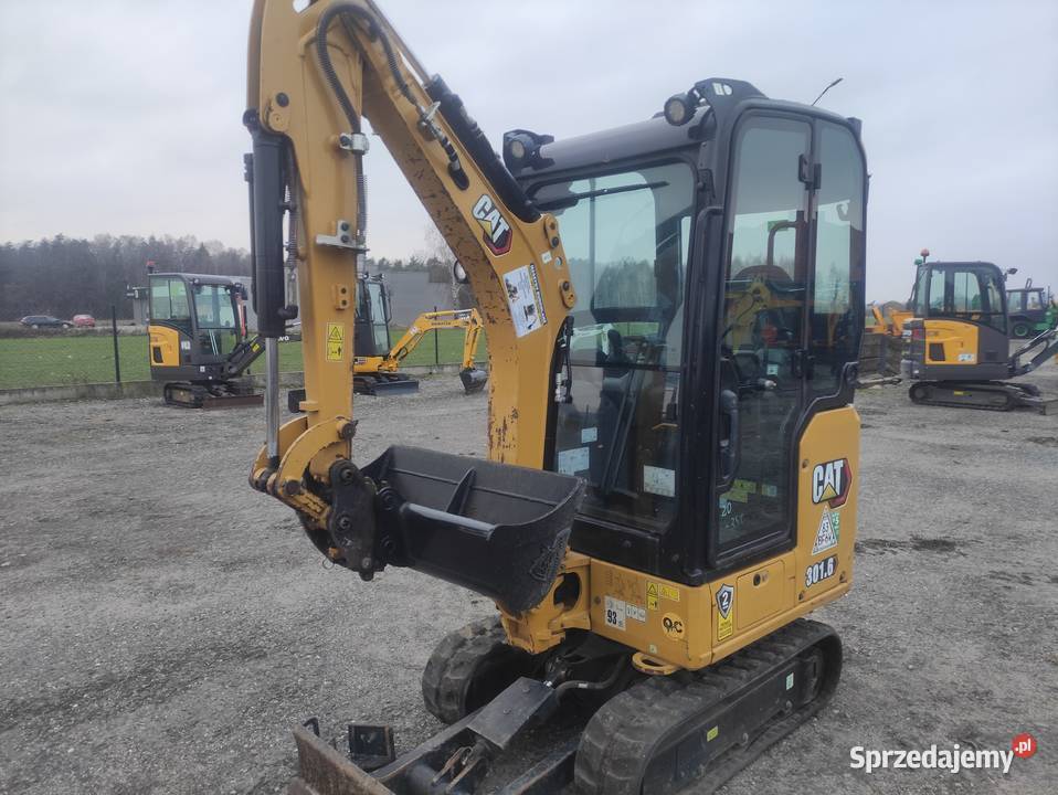 Minikoparka CAT 3016
