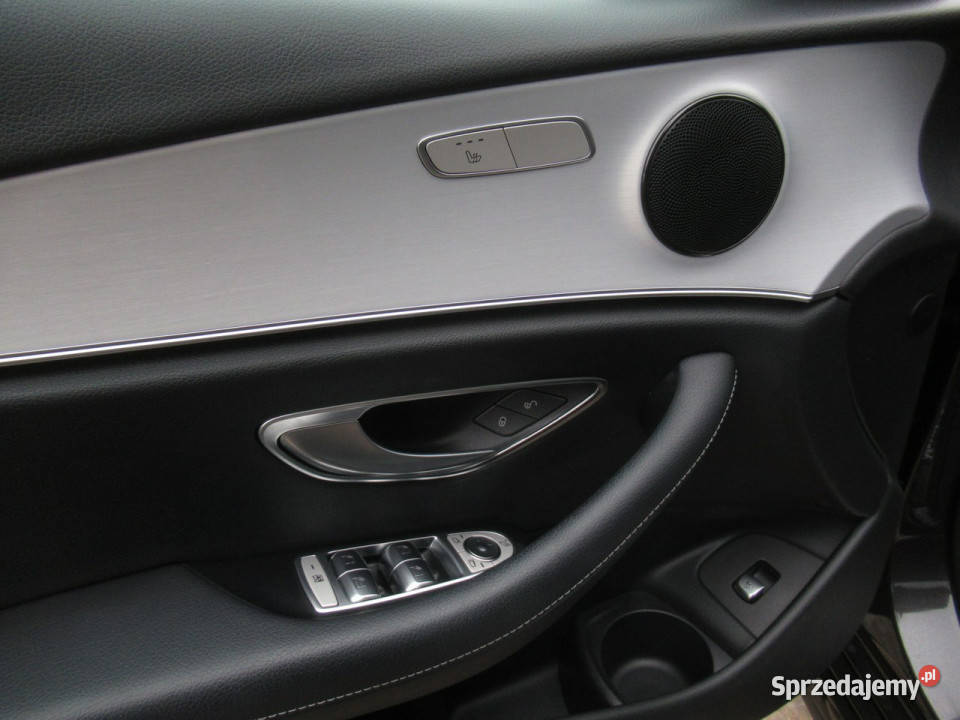 Mercedes E 220 BEZWYPADKOWY Pakiet AMG 4Matic pełny VAT Warszawa
