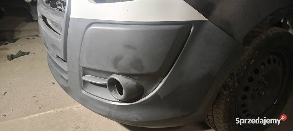 Zderzak przedni fiat Doblo II 1014 ładny