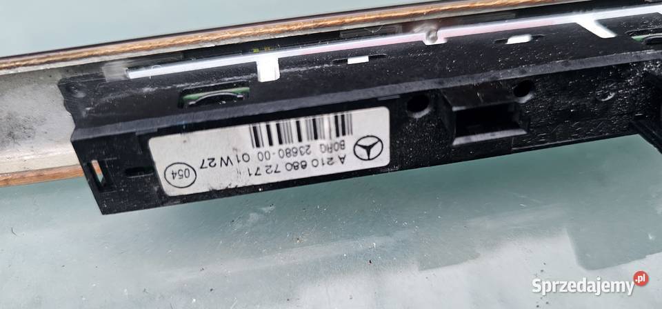 Listwa dekor drewno deski mercedes w210 lift Rok produkcji 1999 Zbąszyń