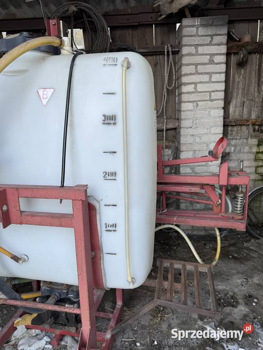Opryskiwacz ciagnikowy zawieszany 400L