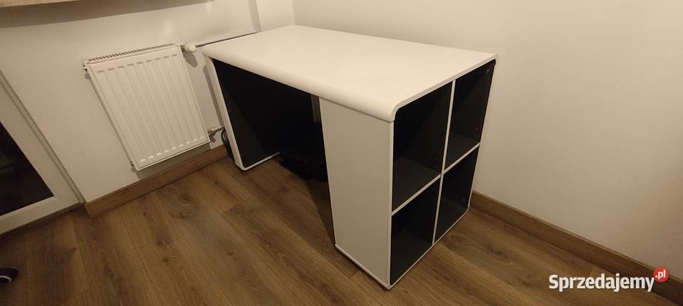 Biurko białe matowe z czterema półkami Biurka Meble śląskie Sosnowiec